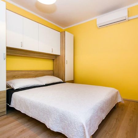 Apartman Jezevac Krk Town Esterno foto