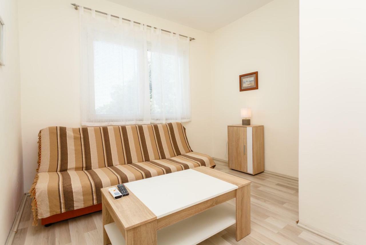 Appartamento Apartman Jezevac Krk Town Esterno foto