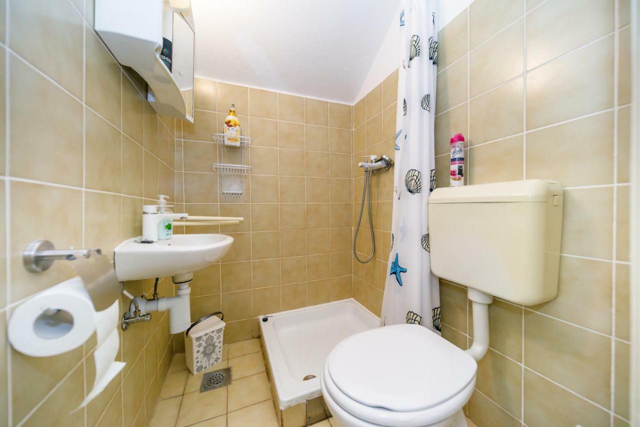 Apartman Jezevac Krk Town Esterno foto
